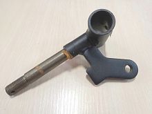 Кулак поворотный KOSMO (барабан),правый (L паль.-85мм,D паль.-17мм,Посад.-23мм,H-70мм,D наконе-10мм)